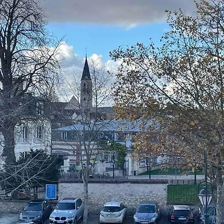 En Plein Centre Apartment